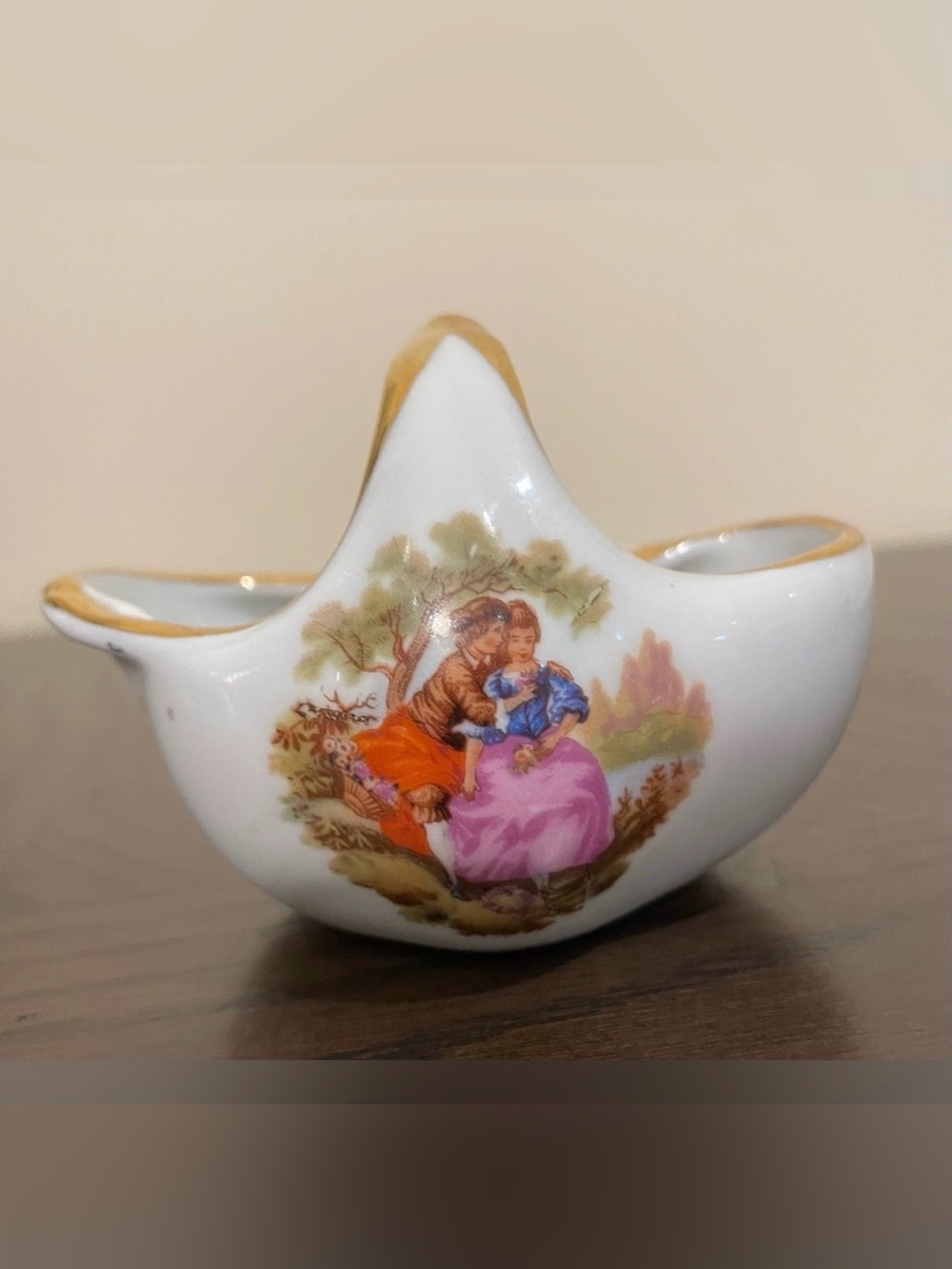 Limoges France H.T. Fragonard Courting Couple Porcelain Basket Trinket Dish